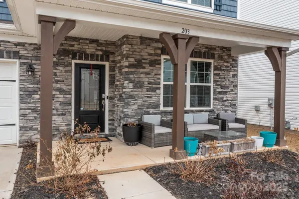 203 Abersham DR, Mooresville, NC 28115