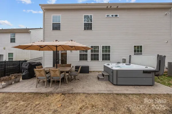 203 Abersham DR, Mooresville, NC 28115