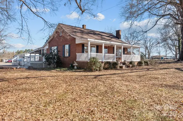 2614 S US 321 HWY, Newton, NC 28658