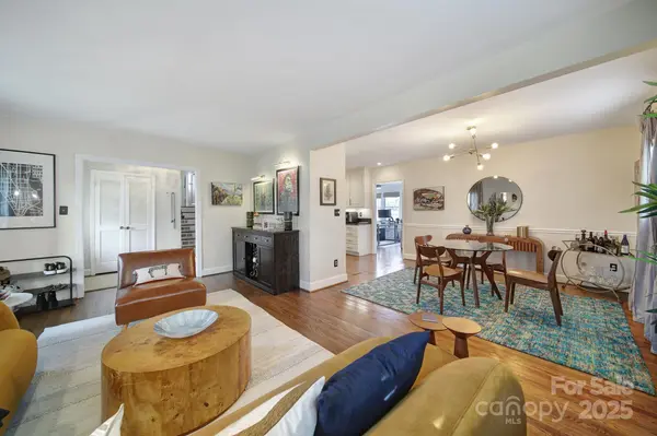 6737 Lancer DR, Charlotte, NC 28226