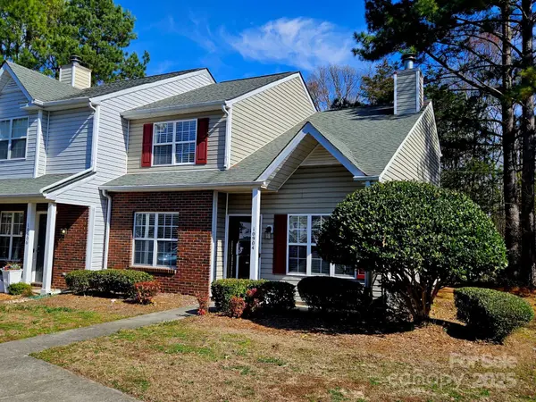 10904 Pimlico DR, Charlotte, NC 28273