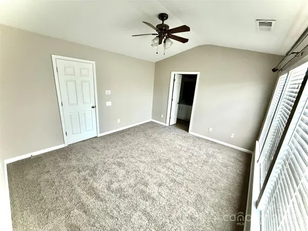 2711 Thornbush CT, Charlotte, NC 28270