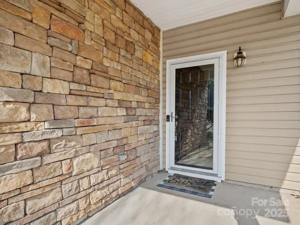 180 Stonewood Crossing DR, Boiling Springs, SC 29316
