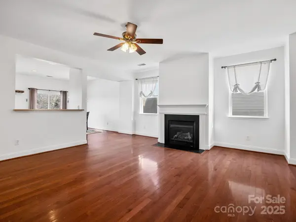 180 Stonewood Crossing DR, Boiling Springs, SC 29316