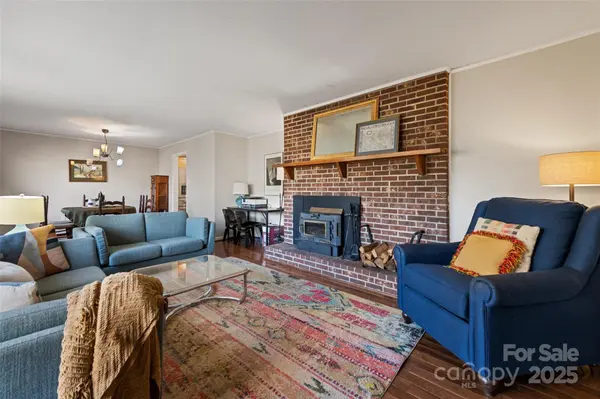 1031 University Heights RD, Cullowhee, NC 28723