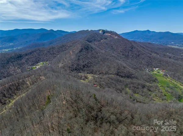 999 Cracker TRL, Clyde, NC 28721