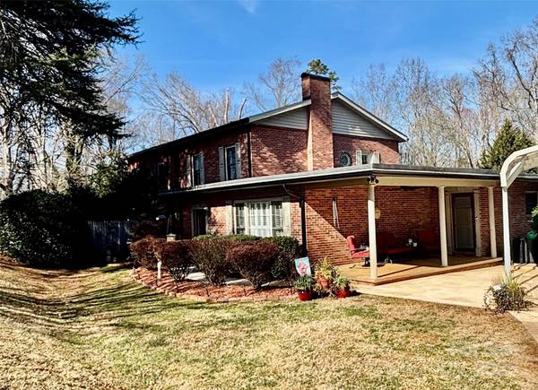 110 30th AVE NW, Hickory, NC 28601