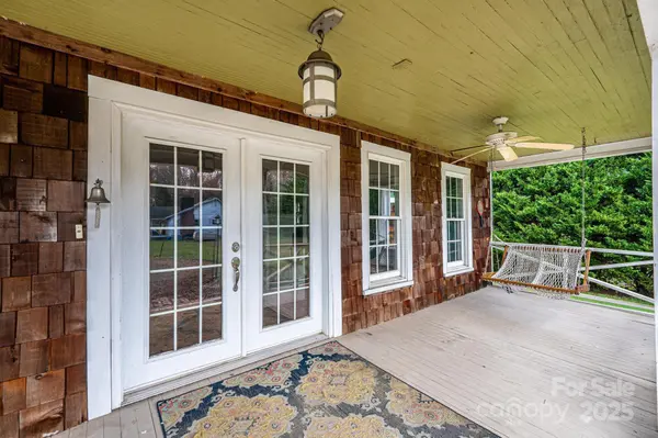 702B Broadway ST NW, Lenoir, NC 28645