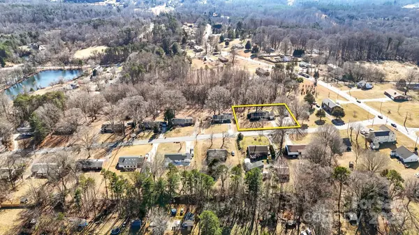 614 Hillhaven DR, Winston Salem, NC 27107