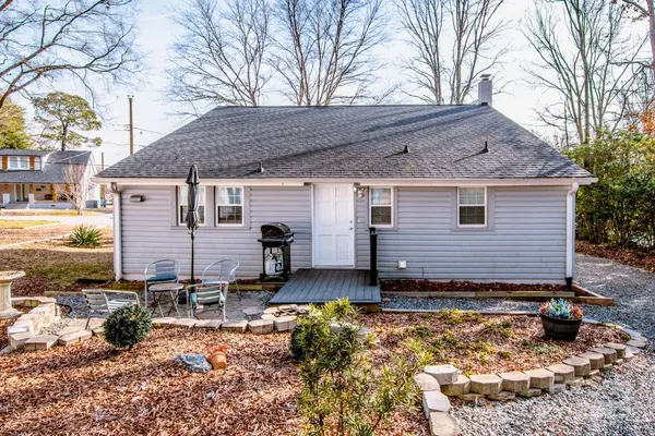 243 E Catawba AVE Mooresville, NC 28115