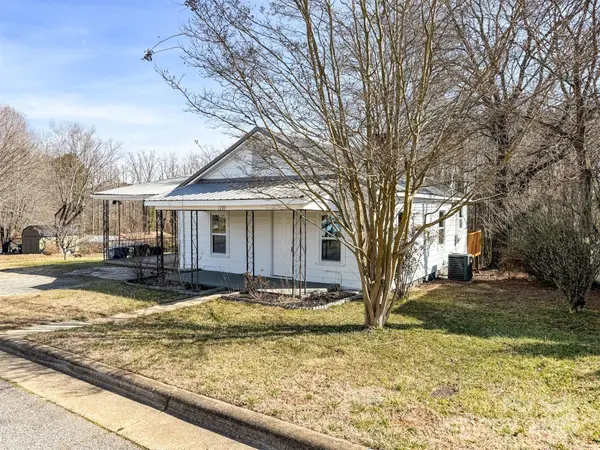 1790 17th AVE NE, Hickory, NC 28601