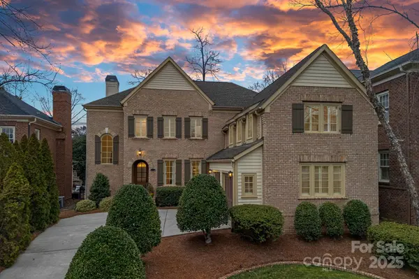 8908 Heydon Hall CIR, Charlotte, NC 28210