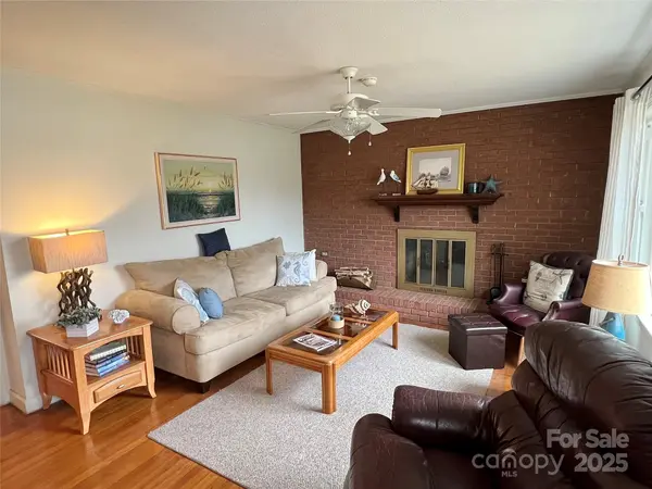 114 S Toria DR, Statesville, NC 28625