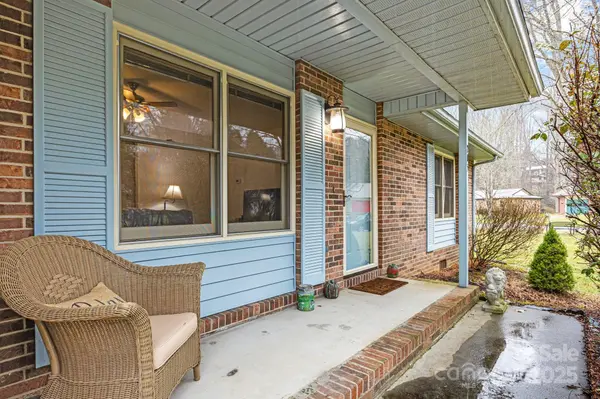 205 Resada DR, Brevard, NC 28712