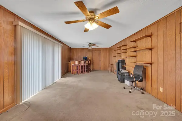 4504 Meridian DR, Charlotte, NC 28216