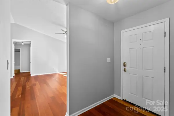 19 Strathmore DR, Arden, NC 28704
