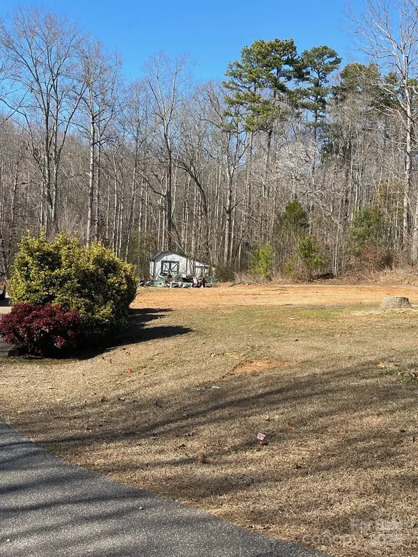 2651 10th Avenue LN NE, Hickory, NC 28601
