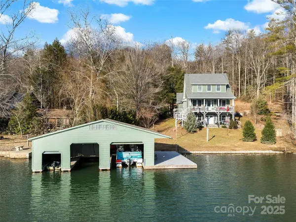 300 Lakeshore DR,  Marion,  NC 28752