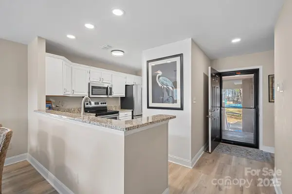648 Portside DR, Davidson, NC 28036