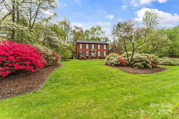 102 Parkland ST, Morganton, NC 28655