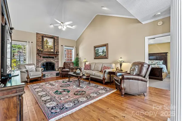 4522 Long Cove DR, Denver, NC 28037