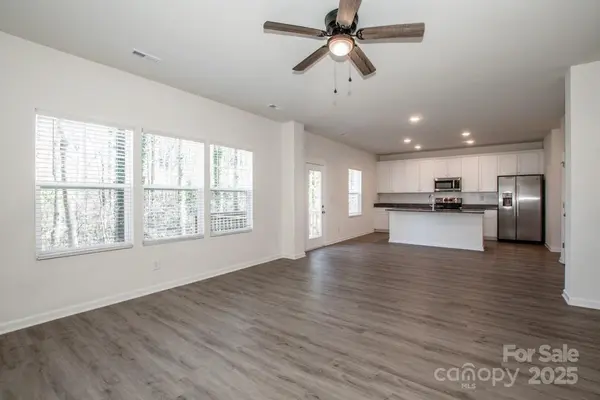 955 General Hoke DR, Lincolnton, NC 28092