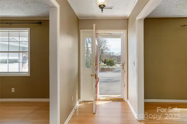 92 N Greenwood Forest DR, Etowah, NC 28729