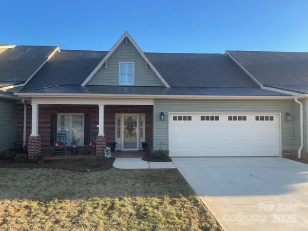 773 Iris LN, Newton, NC 28658