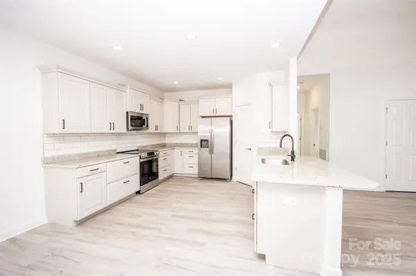 171 Meadowlark LN, Statesville, NC 28625