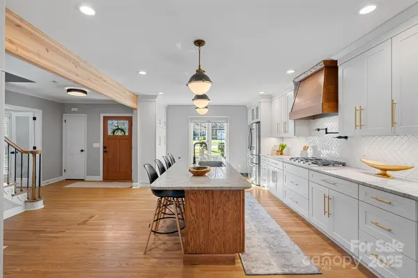 1301 Charter PL, Charlotte, NC 28211