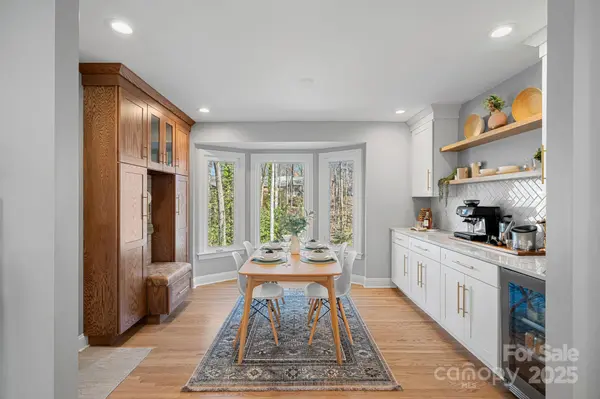 1301 Charter PL, Charlotte, NC 28211