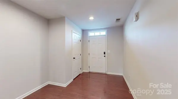 6452 Silver Star LN, Charlotte, NC 28210