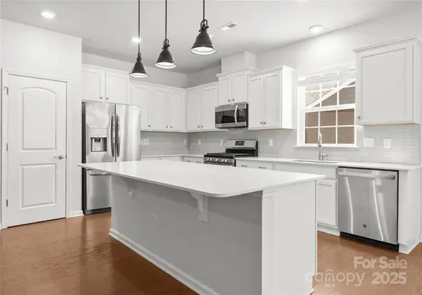 2020 Canova DR, Mount Holly, NC 28120