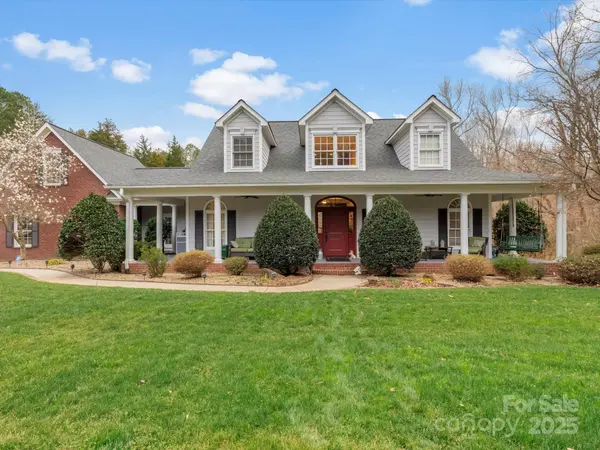 9745 Harvest LN, Davidson, NC 28036