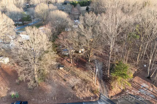 4944 Vagabond LN, Sherrills Ford, NC 28673