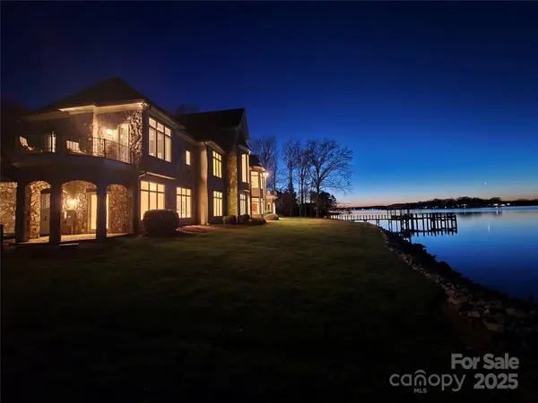 134 Larkhaven LN, Mooresville, NC 28117