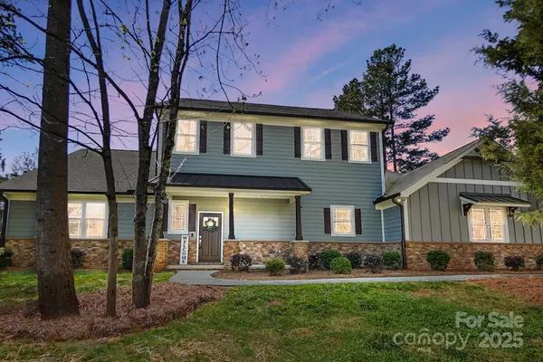 125 Arrow Point LN, Davidson, NC 28036