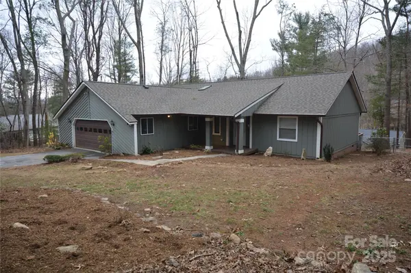 3 Jean DR, Asheville, NC 28803
