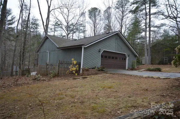 3 Jean DR, Asheville, NC 28803