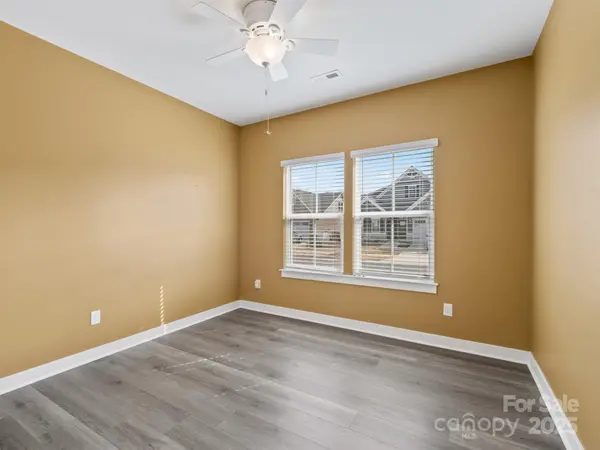 6420 Cambridge DR, Harrisburg, NC 28075