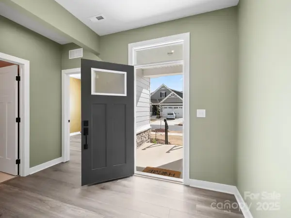 6420 Cambridge DR, Harrisburg, NC 28075