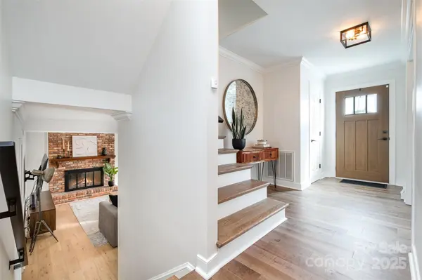 5019 Crooked Oak LN, Charlotte, NC 28226