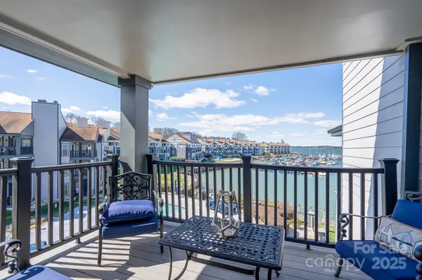 18877 Vineyard Point LN, Cornelius, NC 28031
