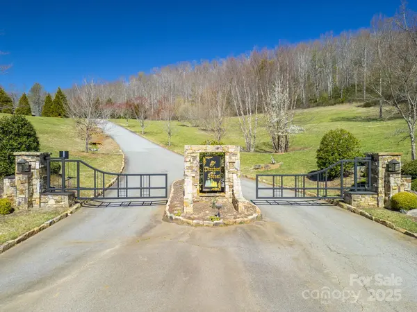 99999 Old Forest DR #2CR, Asheville, NC 28803