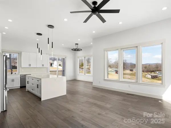 103 Pisgah Gap DR, Candler, NC 28715