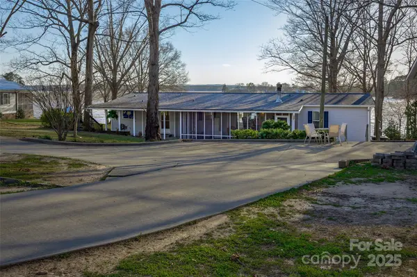 2252 M West RD, Camden, SC 29020