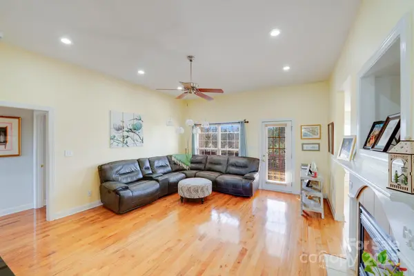 1232 Pressley Downs DR SE, Concord, NC 28025
