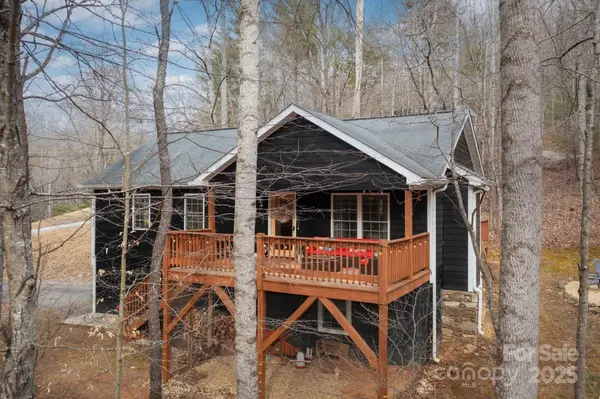 19 Smokey Mountain DR, Swannanoa, NC 28778