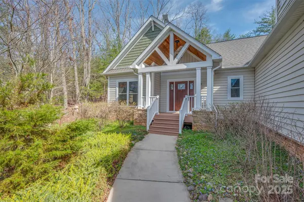 240 Persimmon Hill DR, Columbus, NC 28722