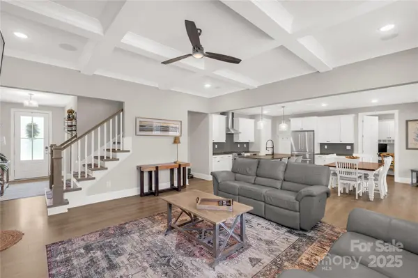 233 Catawba Crest LN, Clover, SC 29710